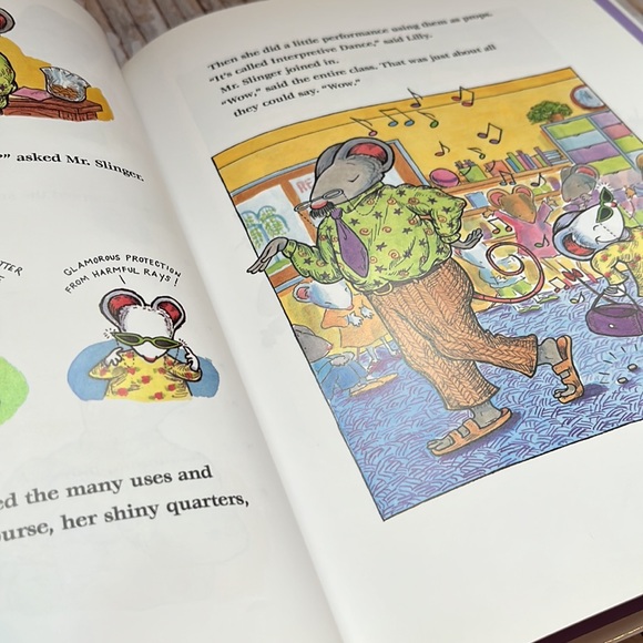 Lilly’s Purple Plastic Purse - Picture 11 of 12